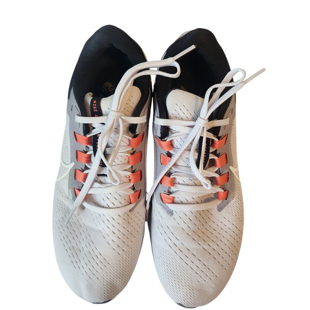 Nike Air Zoom Sneakers Pegasus 38 Coral & White. sz 10 women's Tennis Shoes